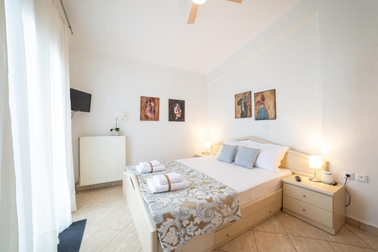 Porto Ofrynio Central Deluxe Golden Apartment Ofrínion Exteriér fotografie